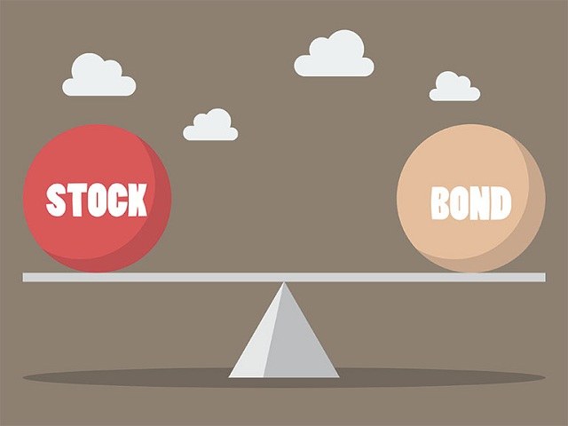 Cổ phiếu và trái phiếu giống, khác nhau ở điểm nào?